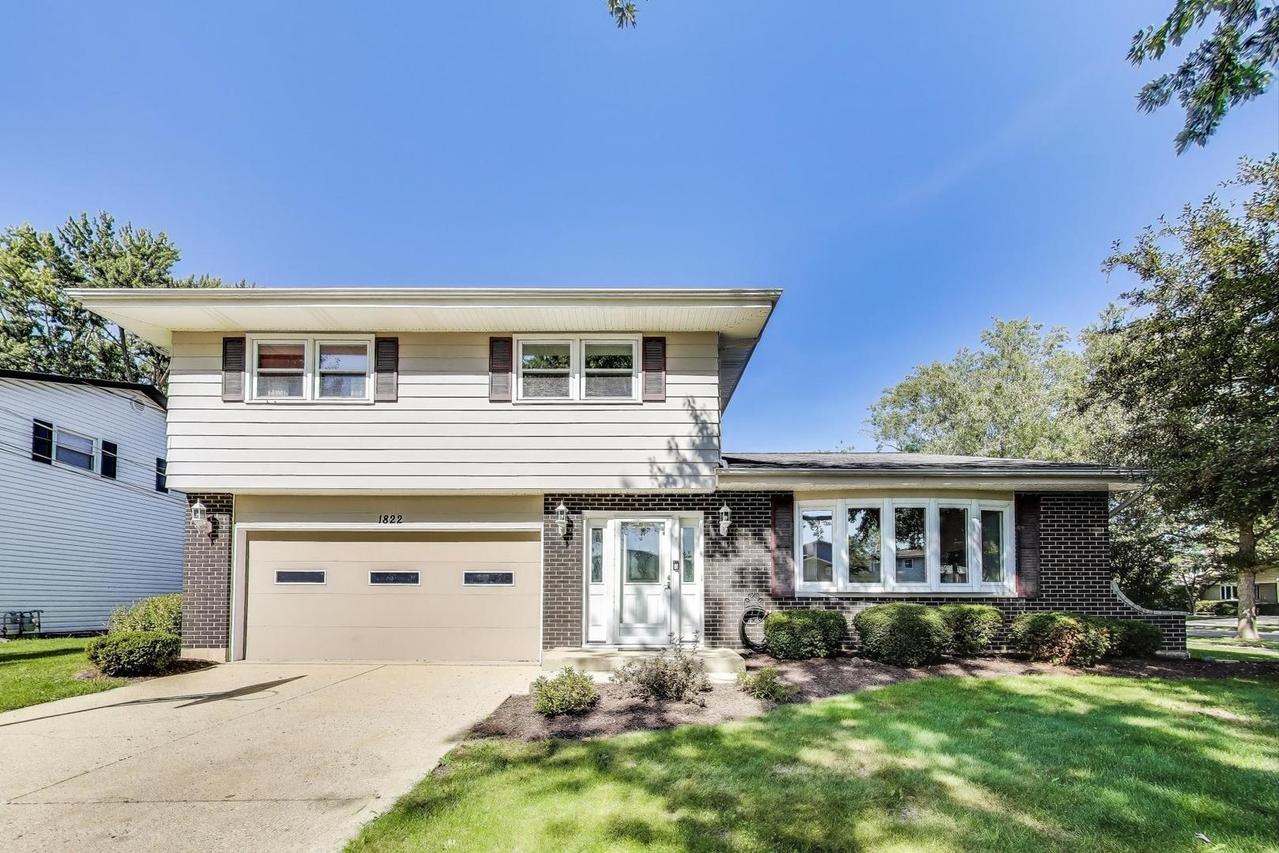1822 E Tano Ln., Mount Prospect, IL 60056