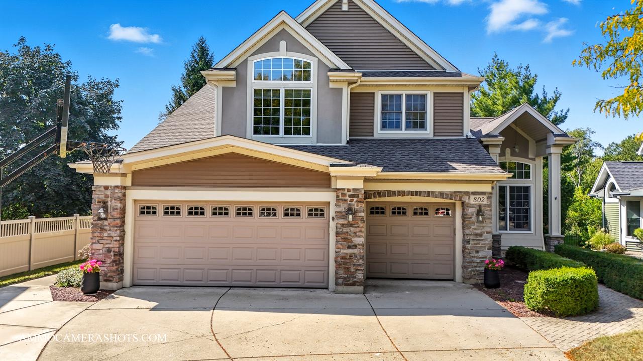 802 Willow Ct., Itasca, IL 60143