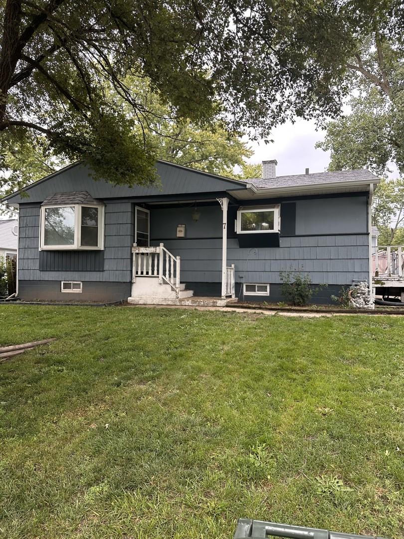 7 Hickory Dr., Carpentersville, IL 60110