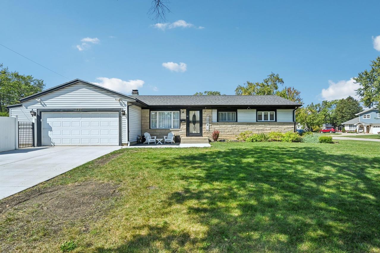 998 Willson Dr., Des Plaines, IL 60016