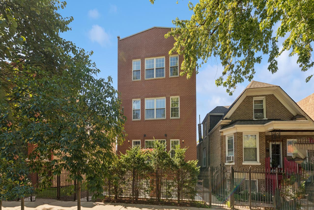 2458 N Linden Pl. #3, Chicago, IL 60647