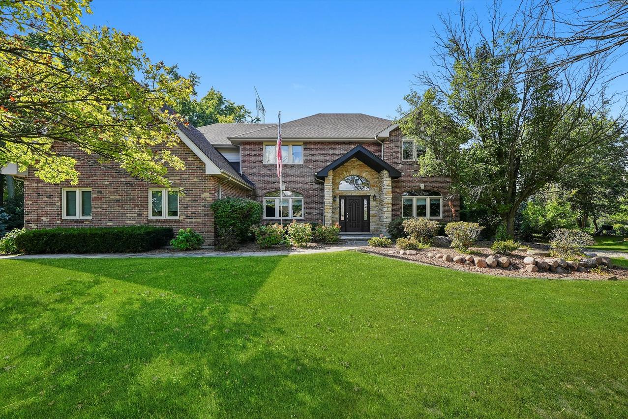 17860 S Crystal Lake Dr., Homer Glen, IL 60491