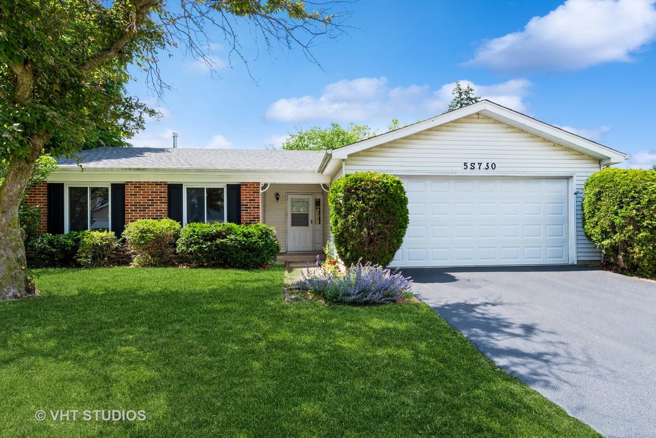 5S730 Malibu Ln., Naperville, IL 60540