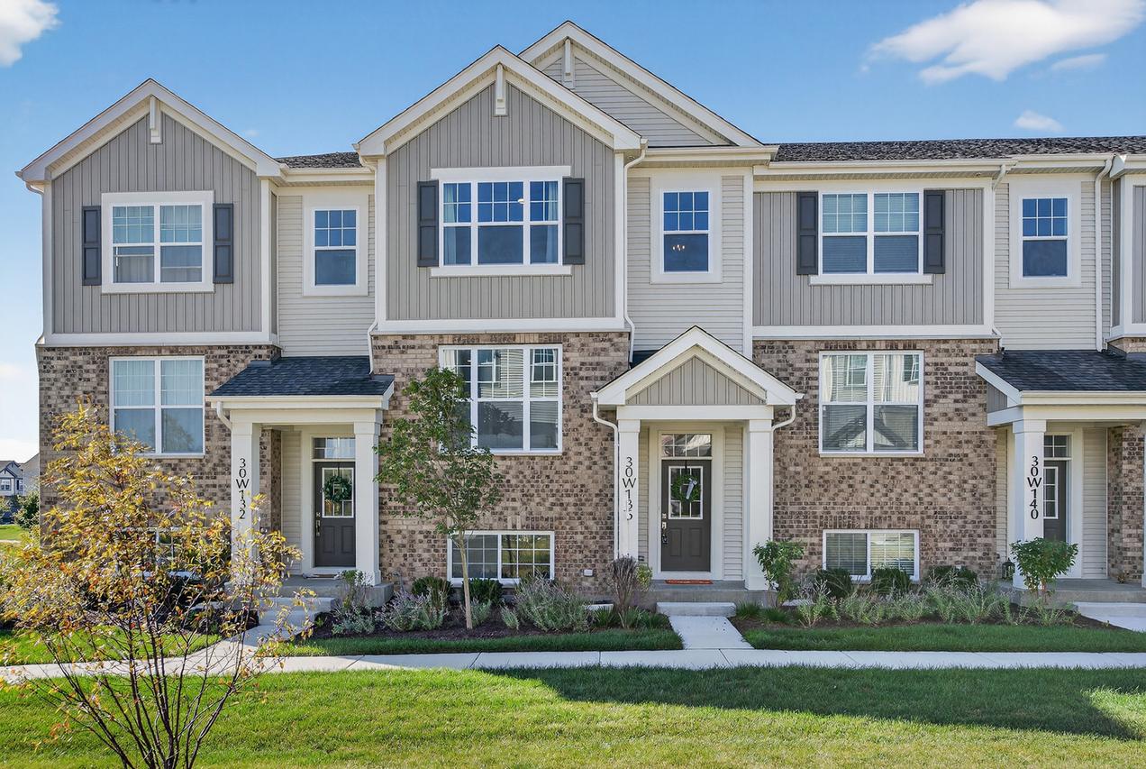 30W136 Wheeler Cir., Warrenville, IL 60563