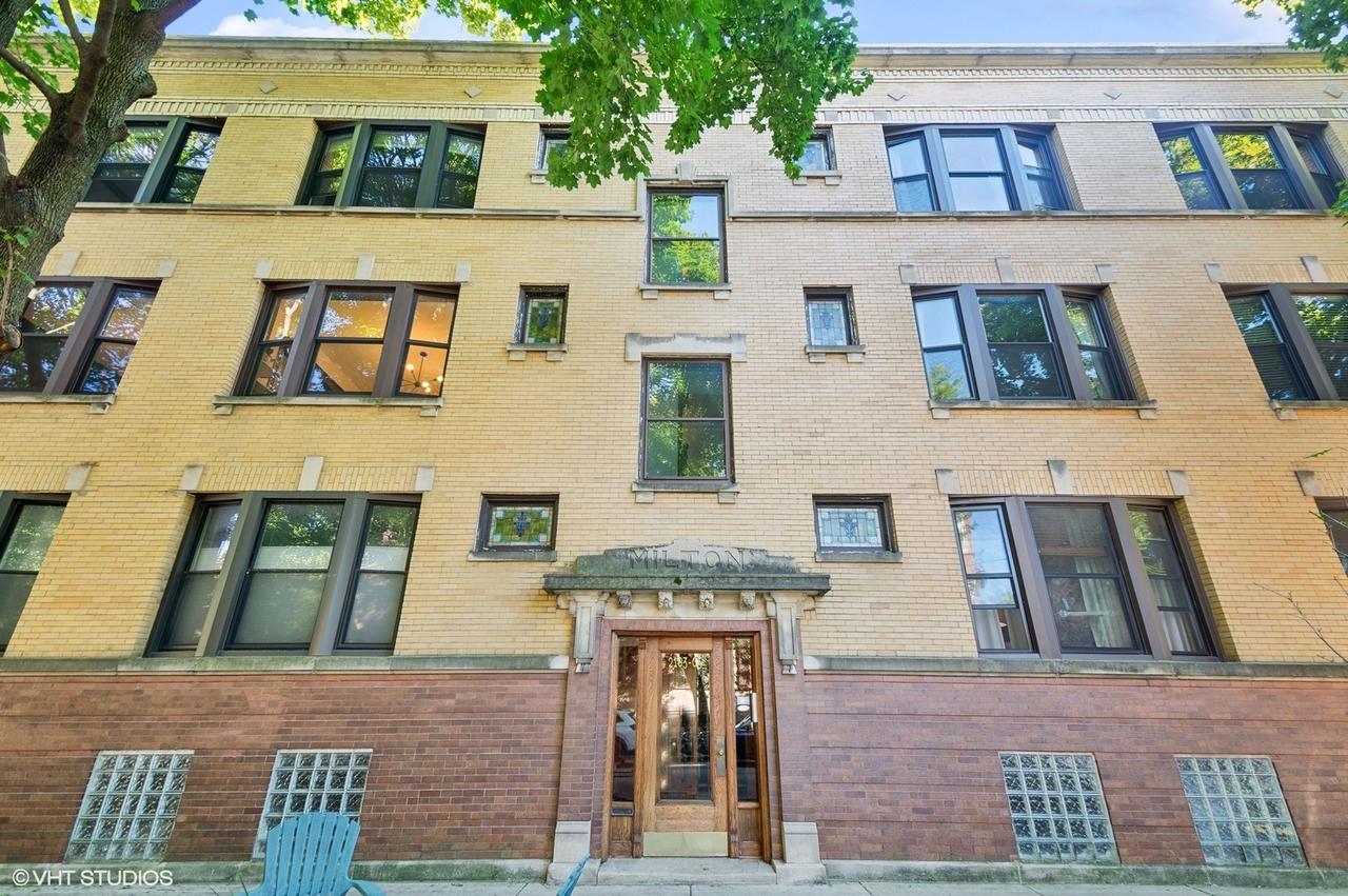 2103 W Byron St. #2E, Chicago, IL 60618
