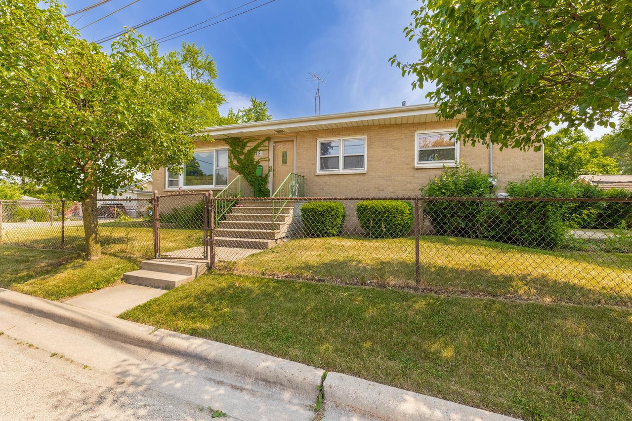 715 Water St., Joliet, IL 60436