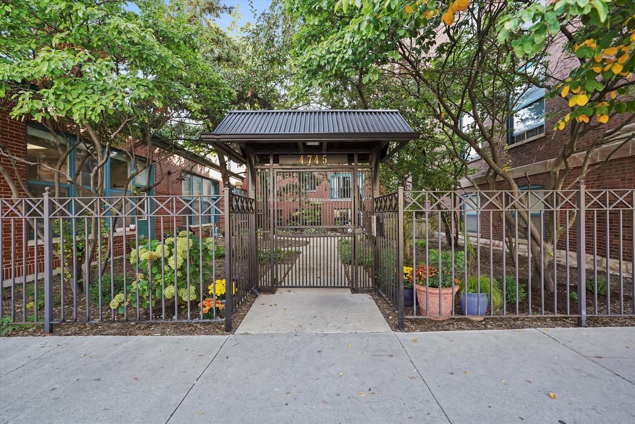 4745 N Ravenswood Ave. #113, Chicago, IL 60640