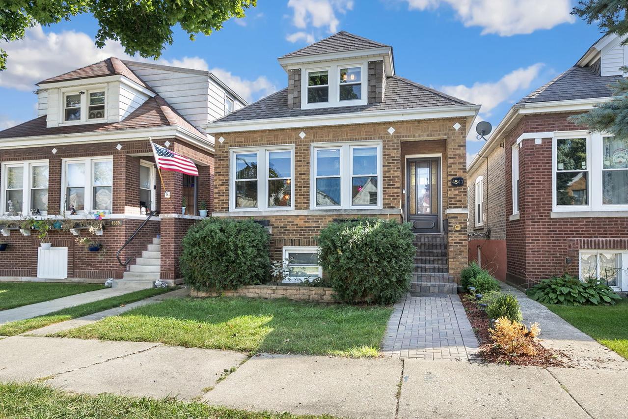 4541 W Deming Pl., Chicago, IL 60639