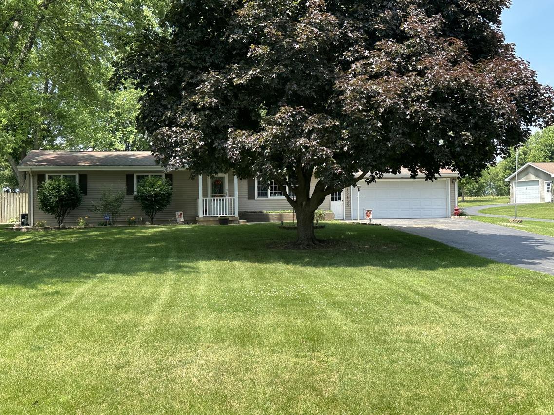 12855 Lawrence Rd., Sterling, IL 61081