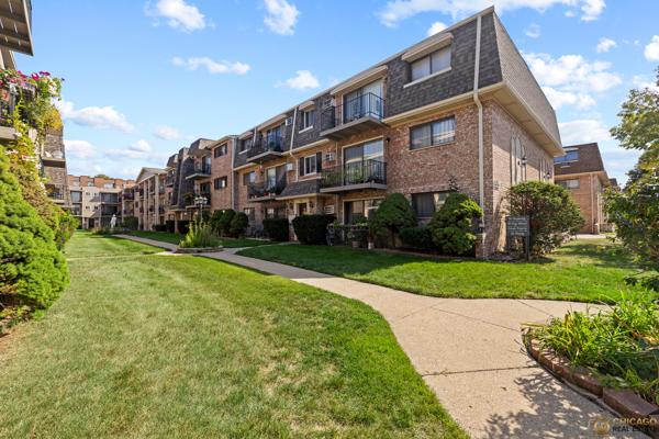 5323 N Delphia Ave. #323W, Chicago, IL 60656