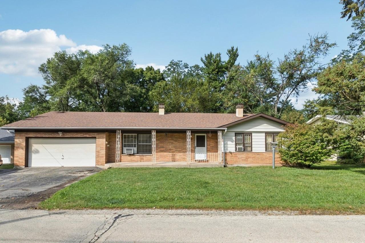 100 Pine Ct., Crystal Lake, IL 60014