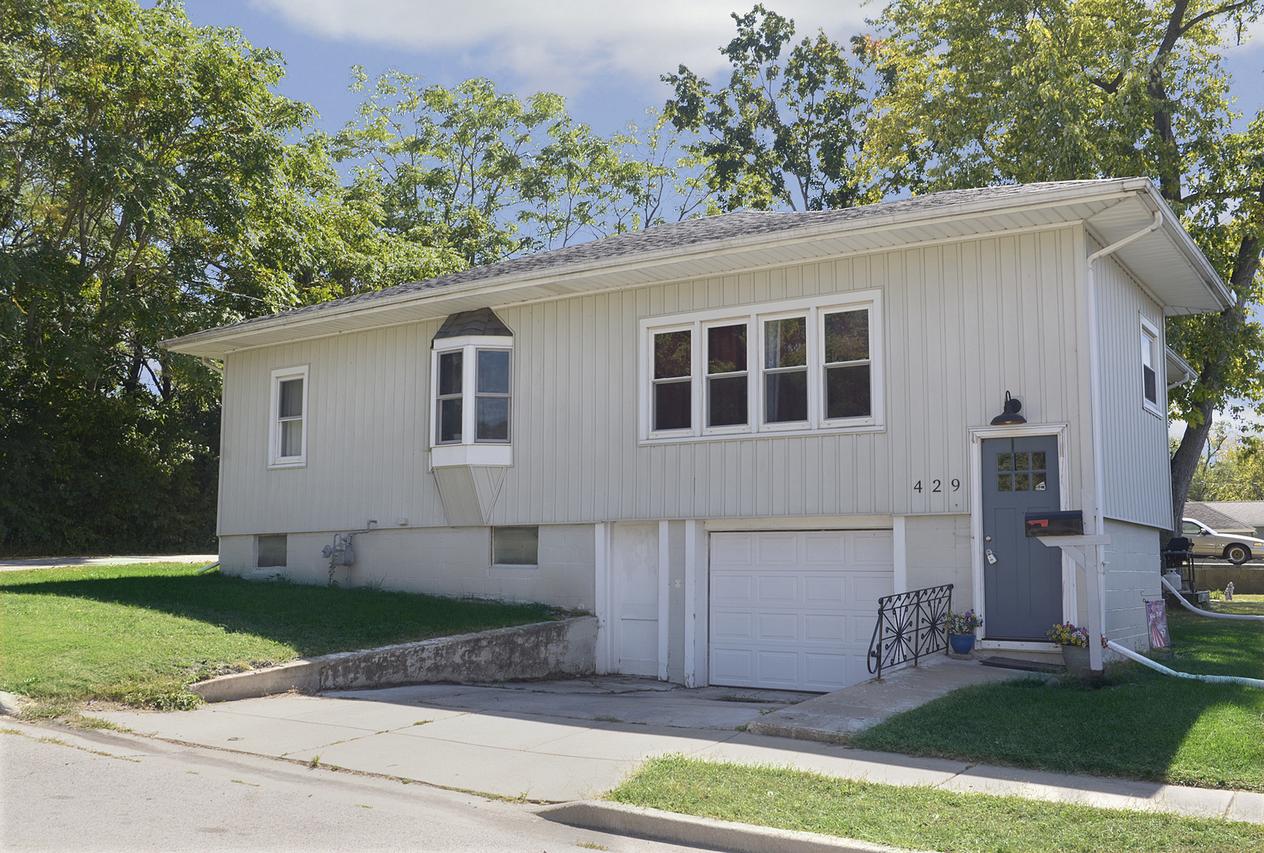 429 E 1st St., Oglesby, IL 61348