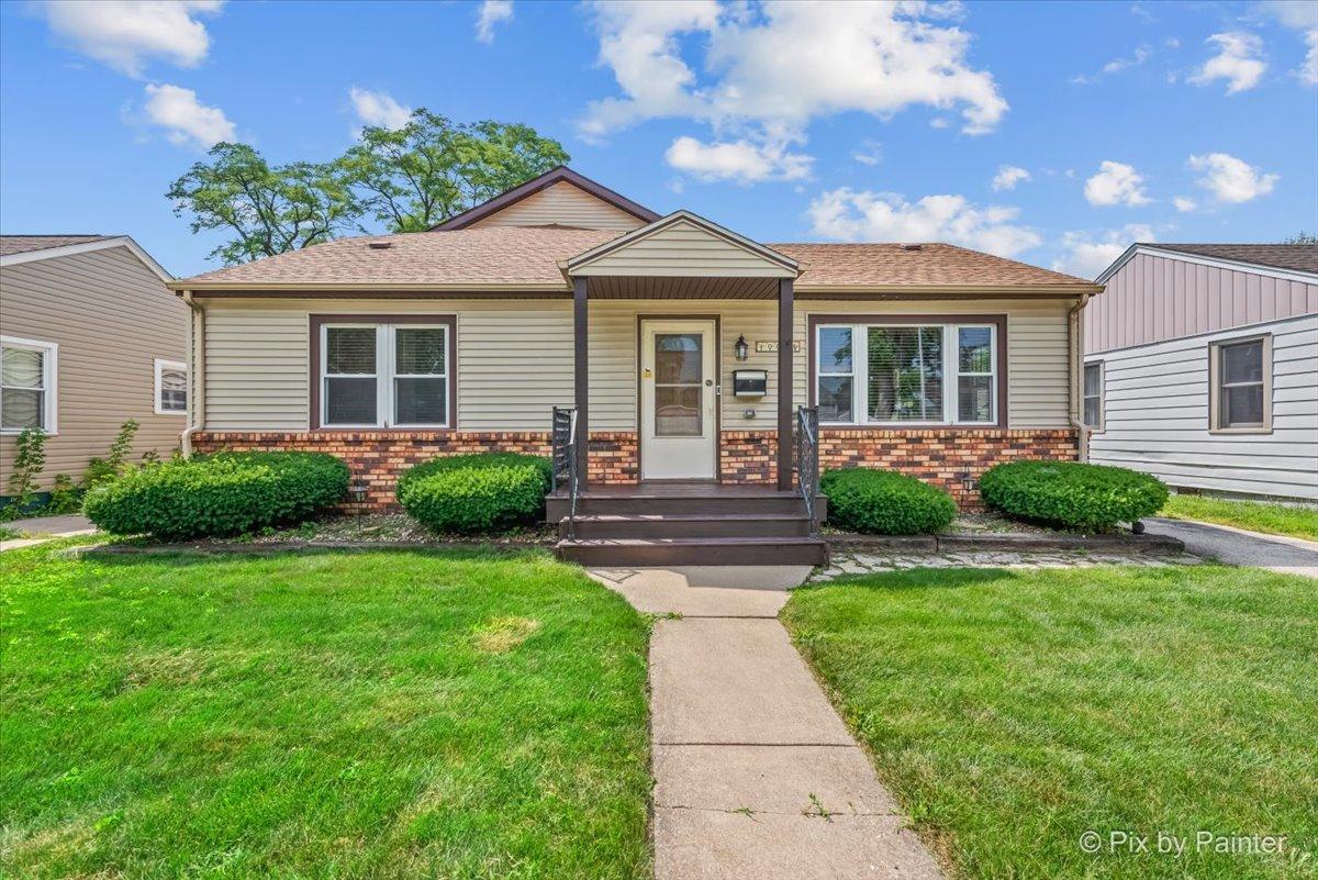 10036 S Tripp Ave., Oak Lawn, IL 60453