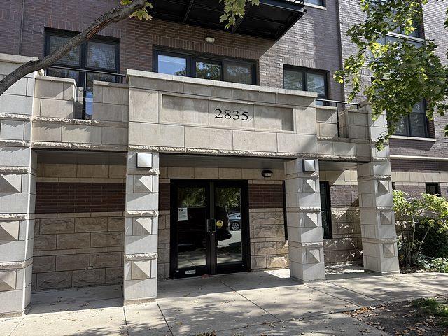 2835 N Lakewood Ave. #P10P19, Chicago, IL 60657