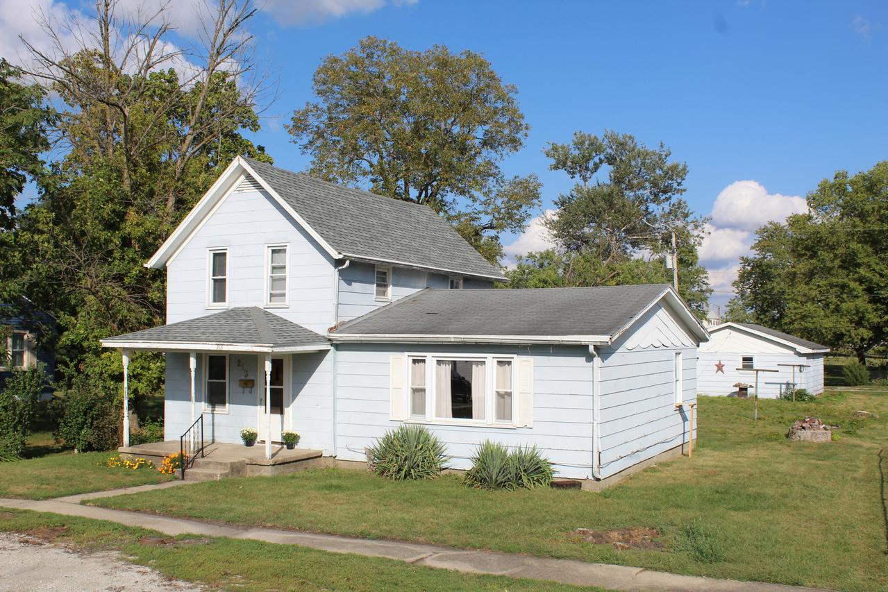 213 Peoria St., Gilman, IL 60938
