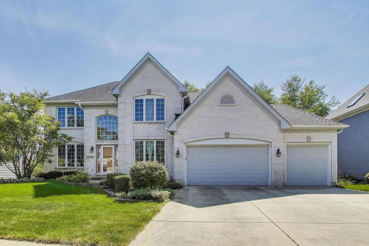 26W237 Pinehurst Dr., Winfield, IL 60190