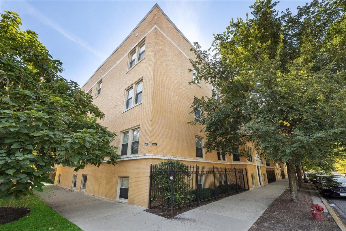 2139 N Kedzie Blvd. #2, Chicago, IL 60647