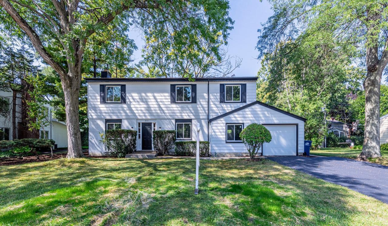 312 Pine St., Deerfield, IL 60015