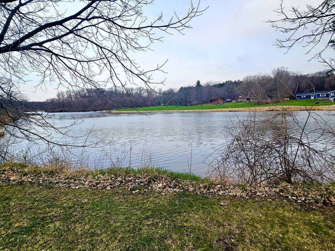 701 Woodland Dr., Dixon, IL 61021