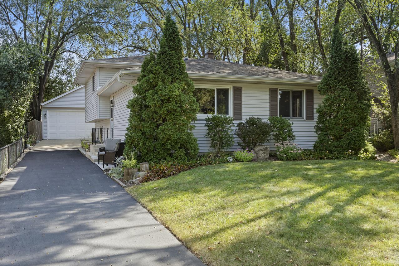 S071 Leonard St., Winfield, IL 60190