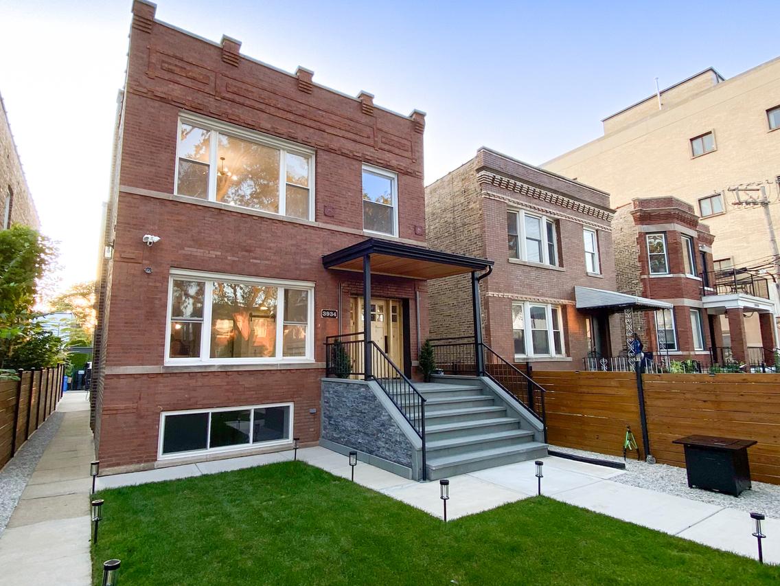3934 N Sawyer Ave., Chicago, IL 60618