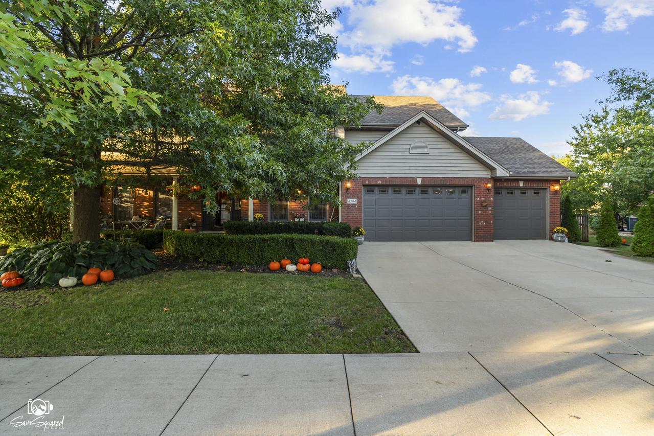 8304 Queen Victoria Ln., Tinley Park, IL 60477