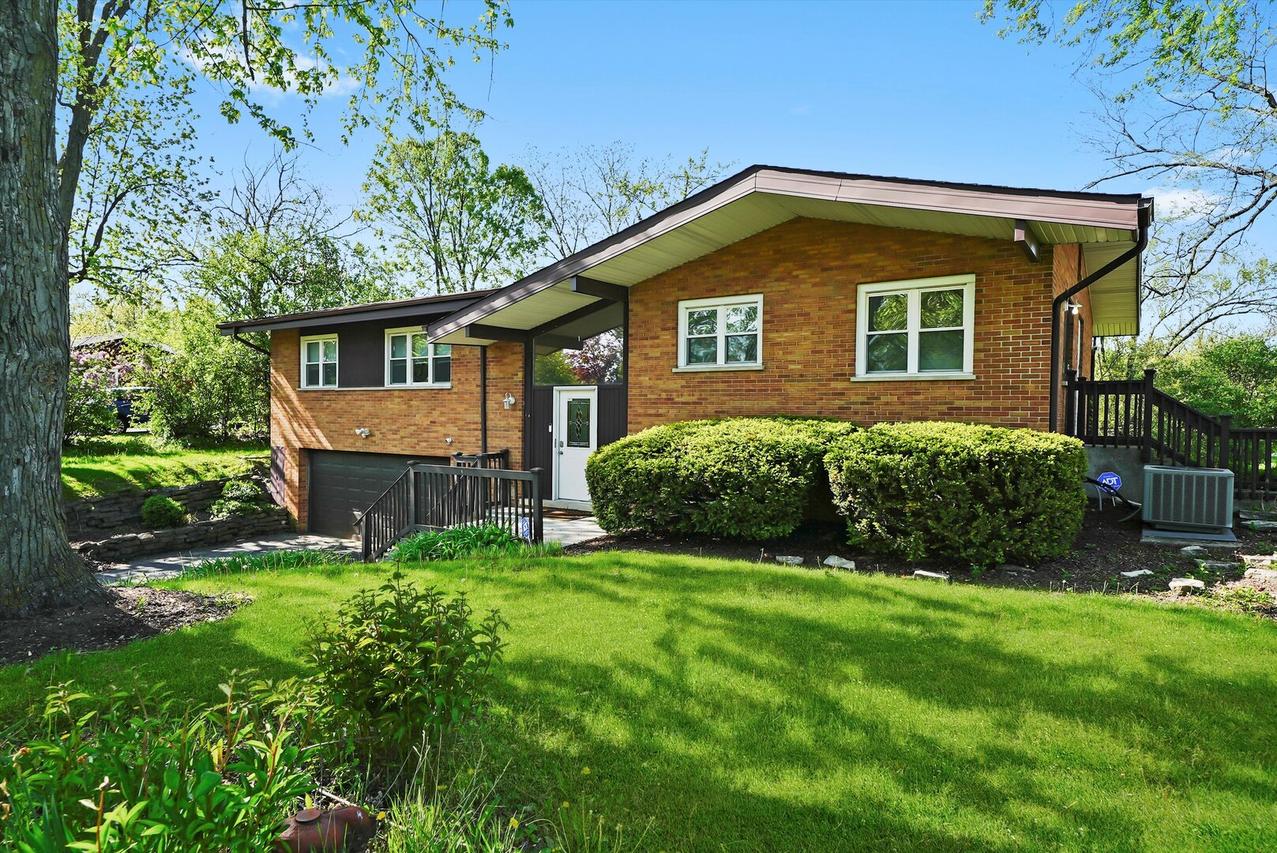 2747 Perry Rd., Flossmoor, IL 60422