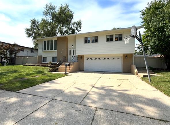 14810 Massasoit Ave., Oak Forest, IL 60452
