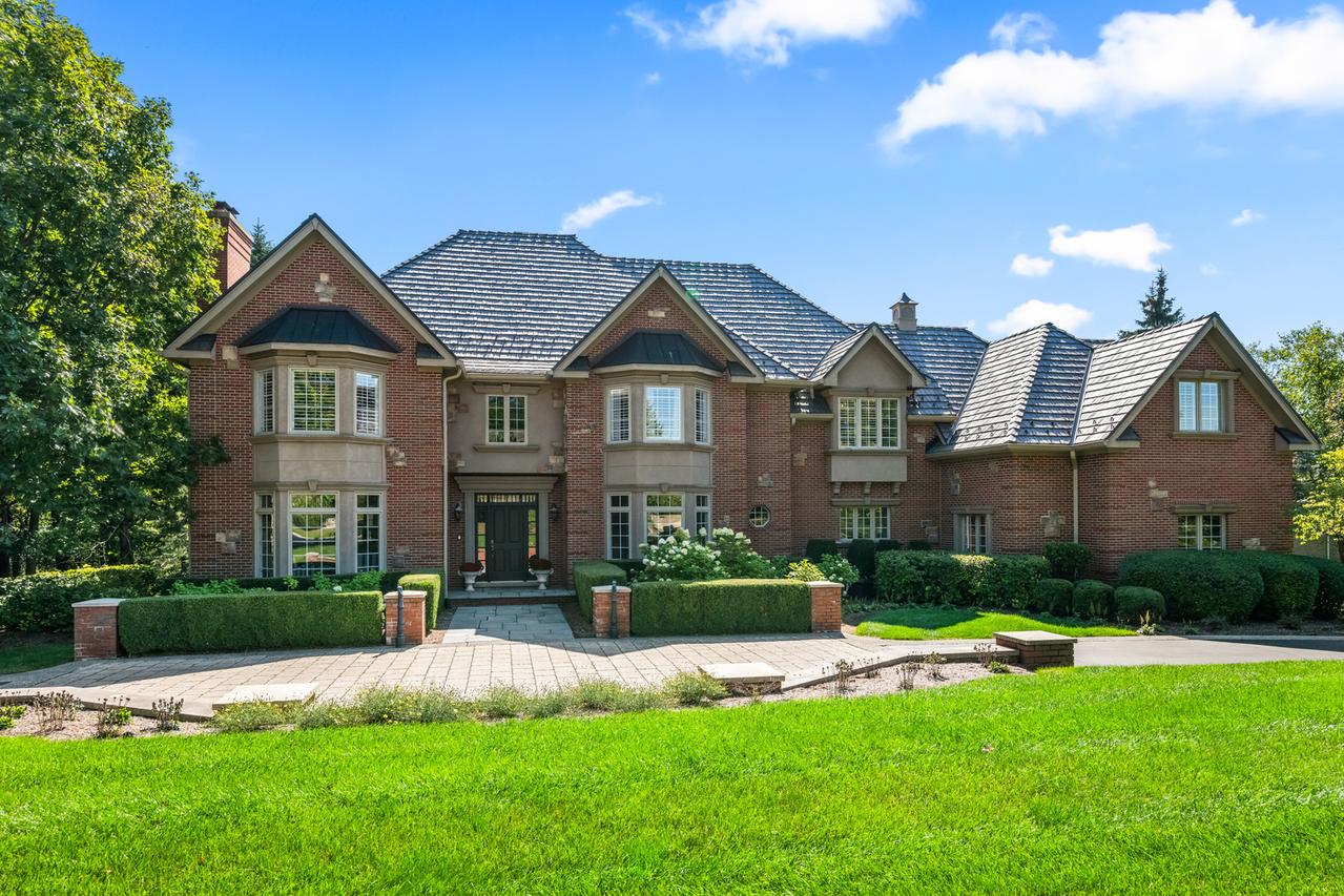 65 Hillburn Ln., North Barrington, IL 60010