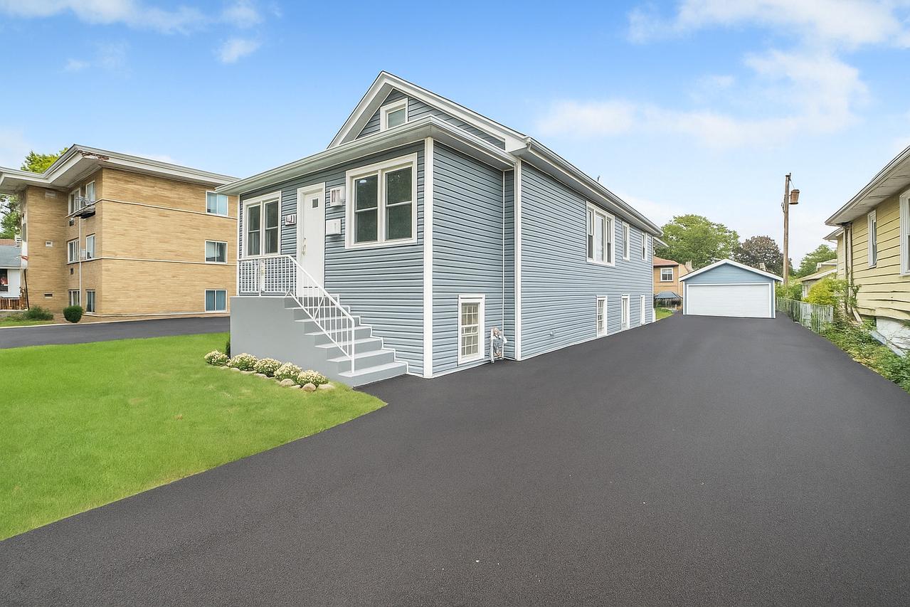 1927 S 17th Ave., Broadview, IL 60155