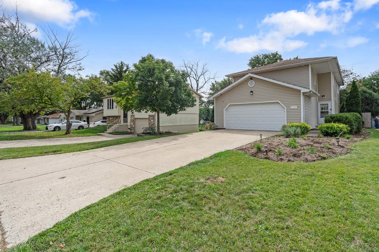 2209 Greengold St., Crest Hill, IL 60403