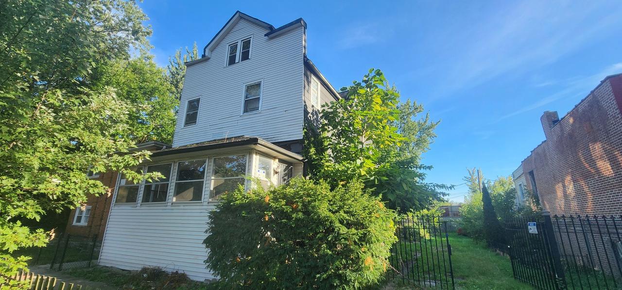 1059 E 80th St., Chicago, IL 60619