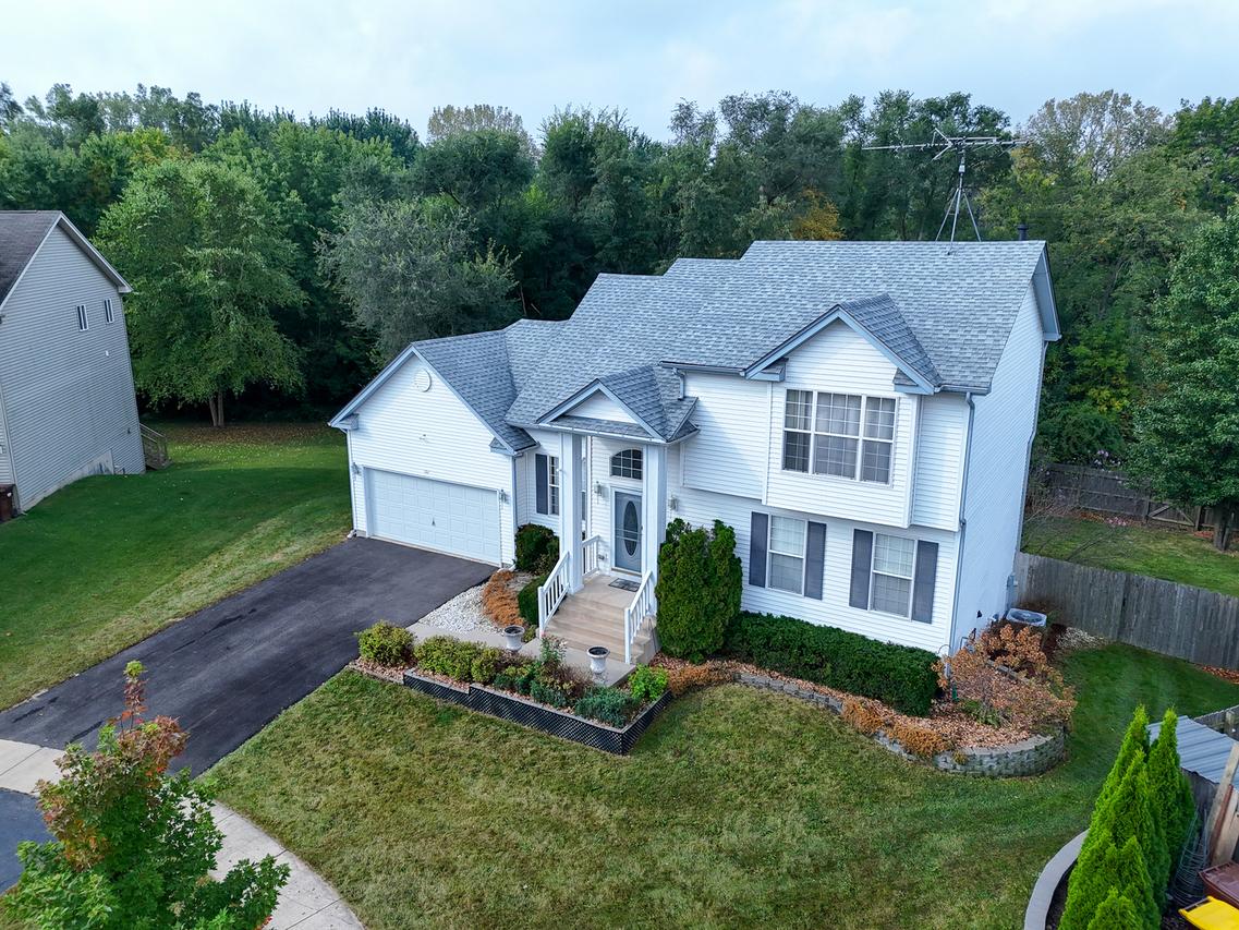 102 Shawnee Ln., Harvard, IL 60033