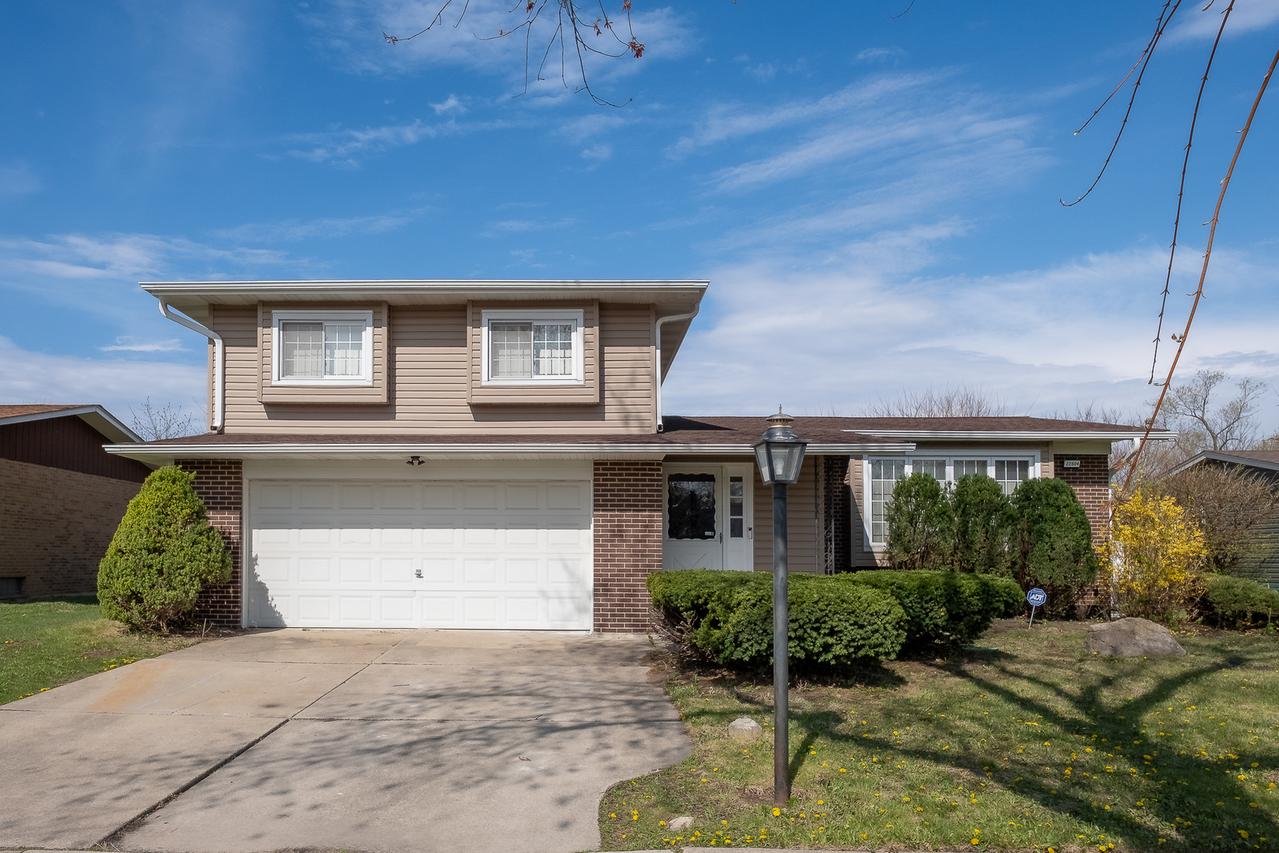 22604 Lakeshore Dr., Richton Park, IL 60471