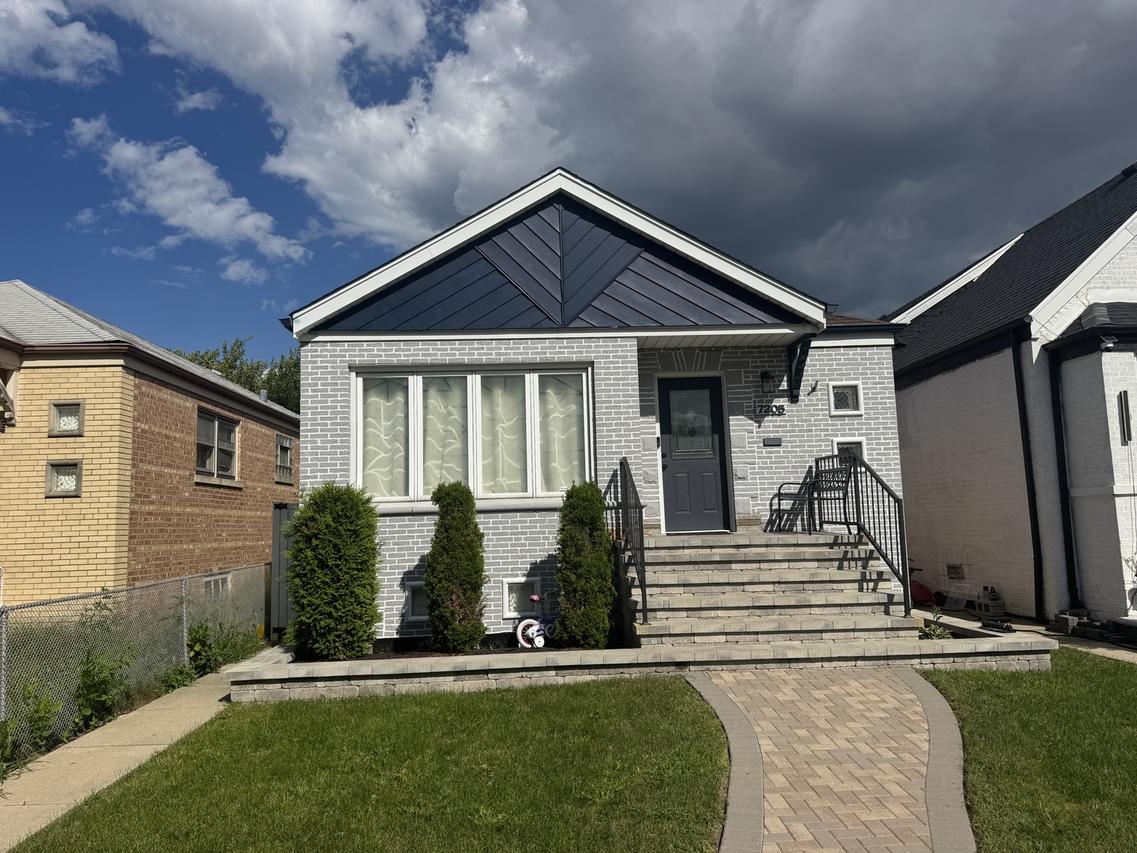 7205 S Hamlin Ave., Chicago, IL 60629