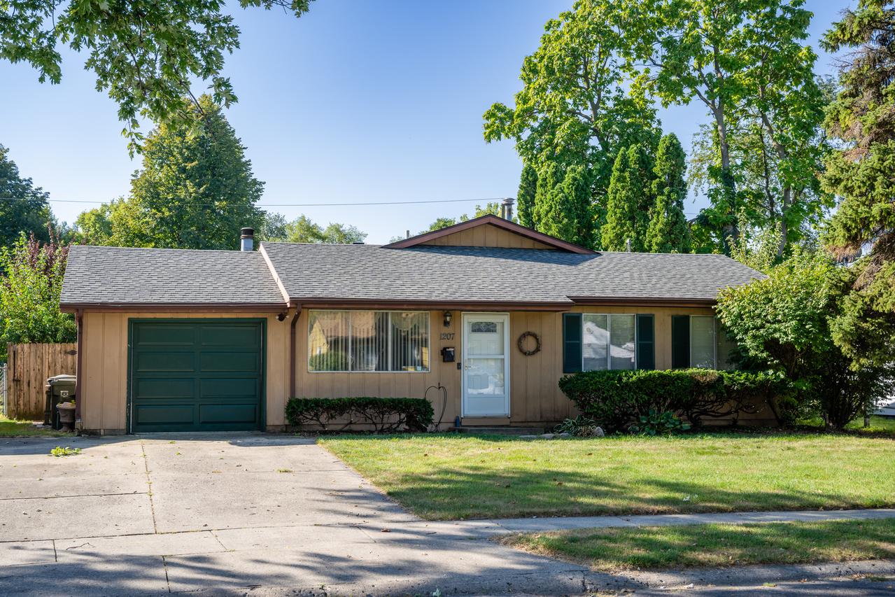 1207 W Tremont St., Urbana, IL 61801