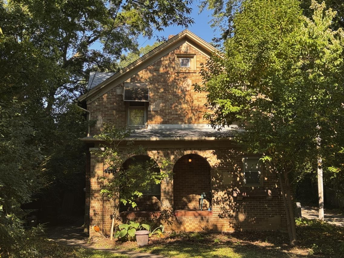 1016 B St., Rockford, IL 61107