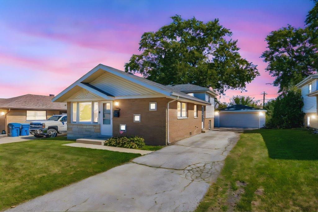 12549 S Tripp Ave., Alsip, IL 60803