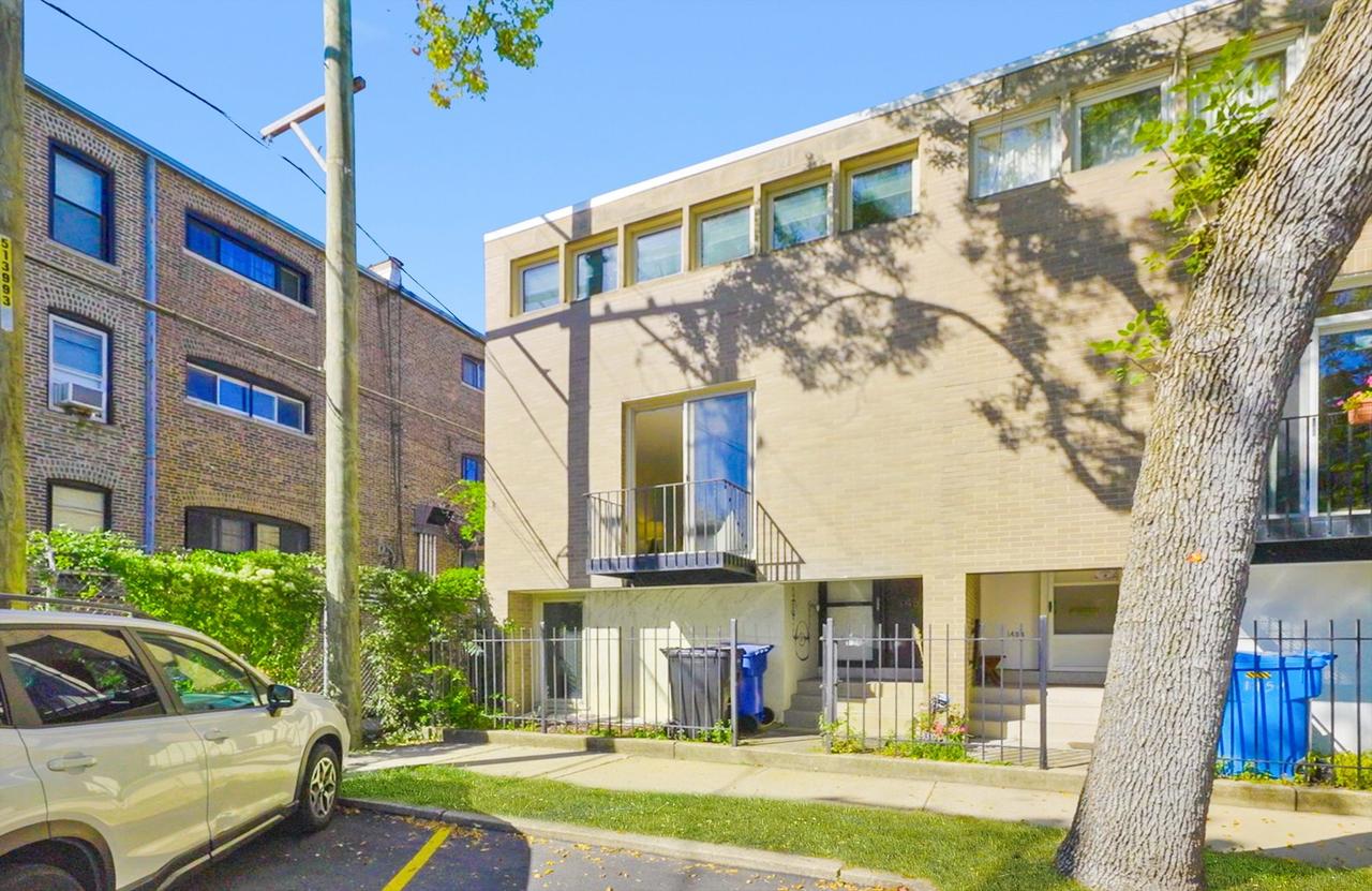 1452 E Park Pl., Chicago, IL 60637