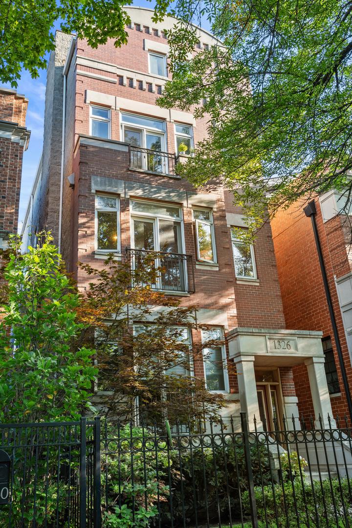 1326 W School St. #2, Chicago, IL 60657