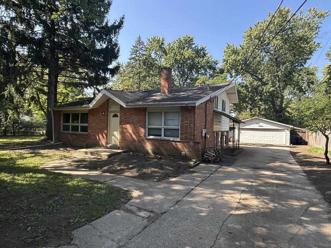 3406 Lee Ave., Gurnee, IL 60031