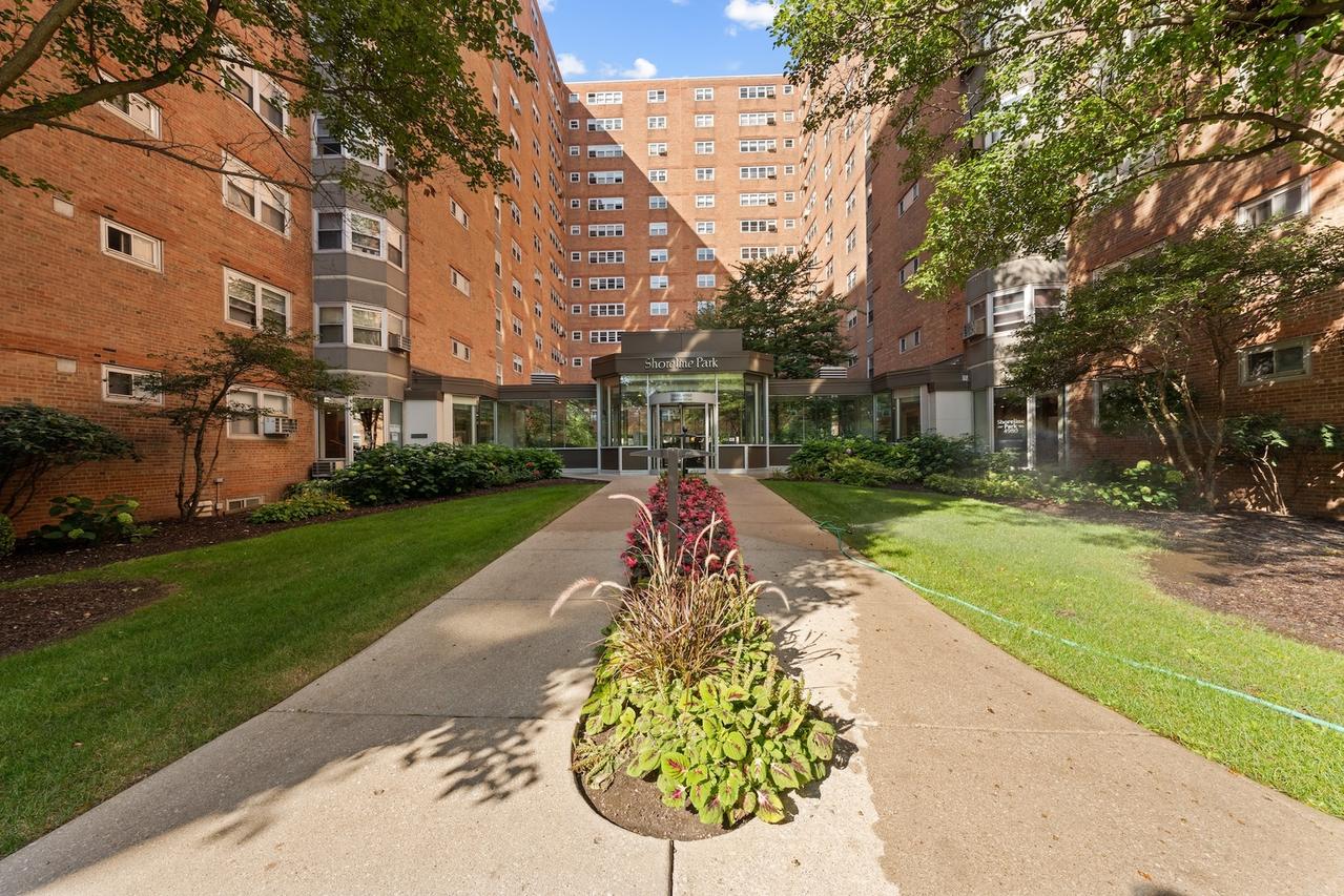 4960 N Marine Dr. #117, Chicago, IL 60640