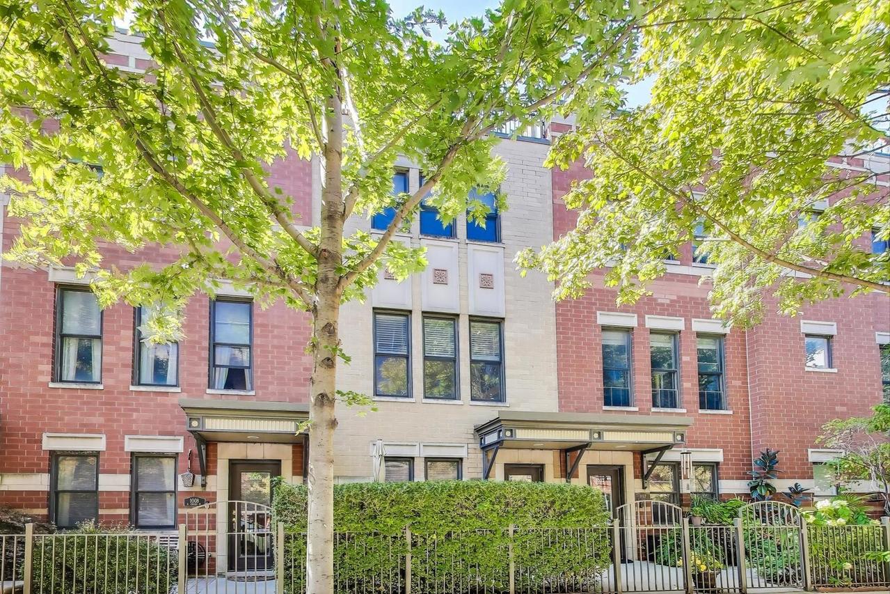 1010 N Crosby St., Chicago, IL 60610