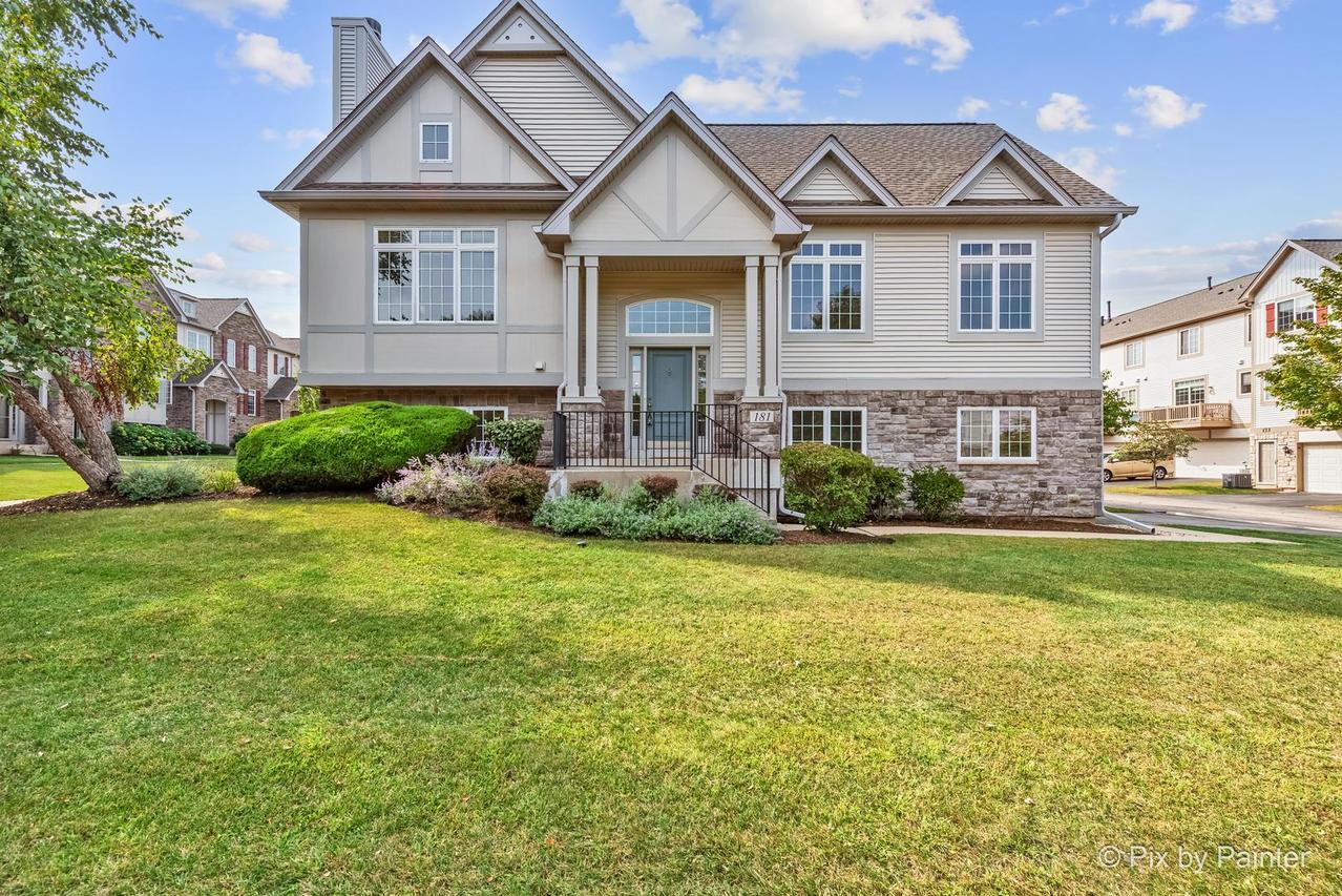 181 Sype Dr., Carol Stream, IL 60188