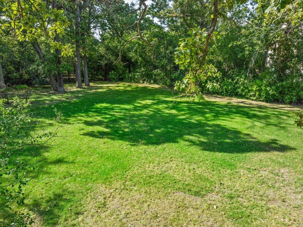 1504 Northwoods Rd., Deerfield, IL 60015