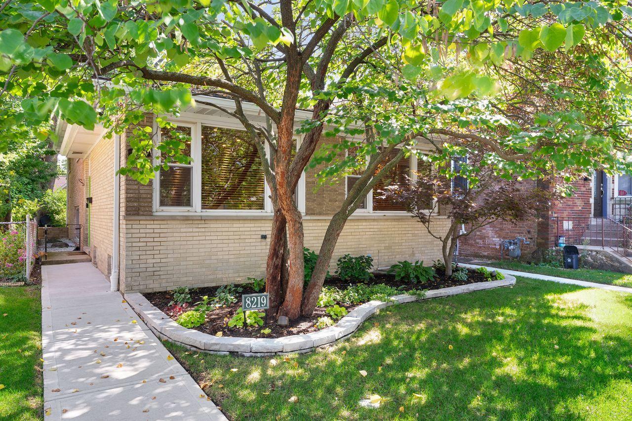 8219 Lowell Ave., Skokie, IL 60076