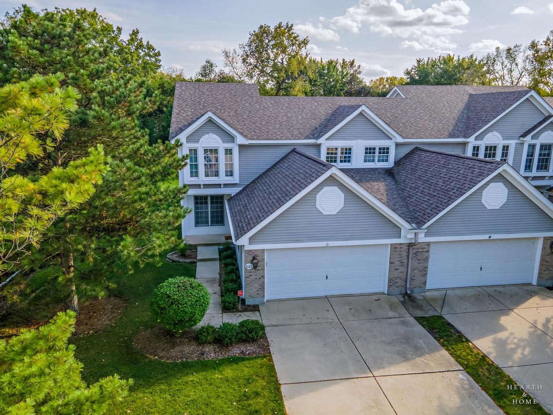 645 Kendallwood Ct., Crystal Lake, IL 60014