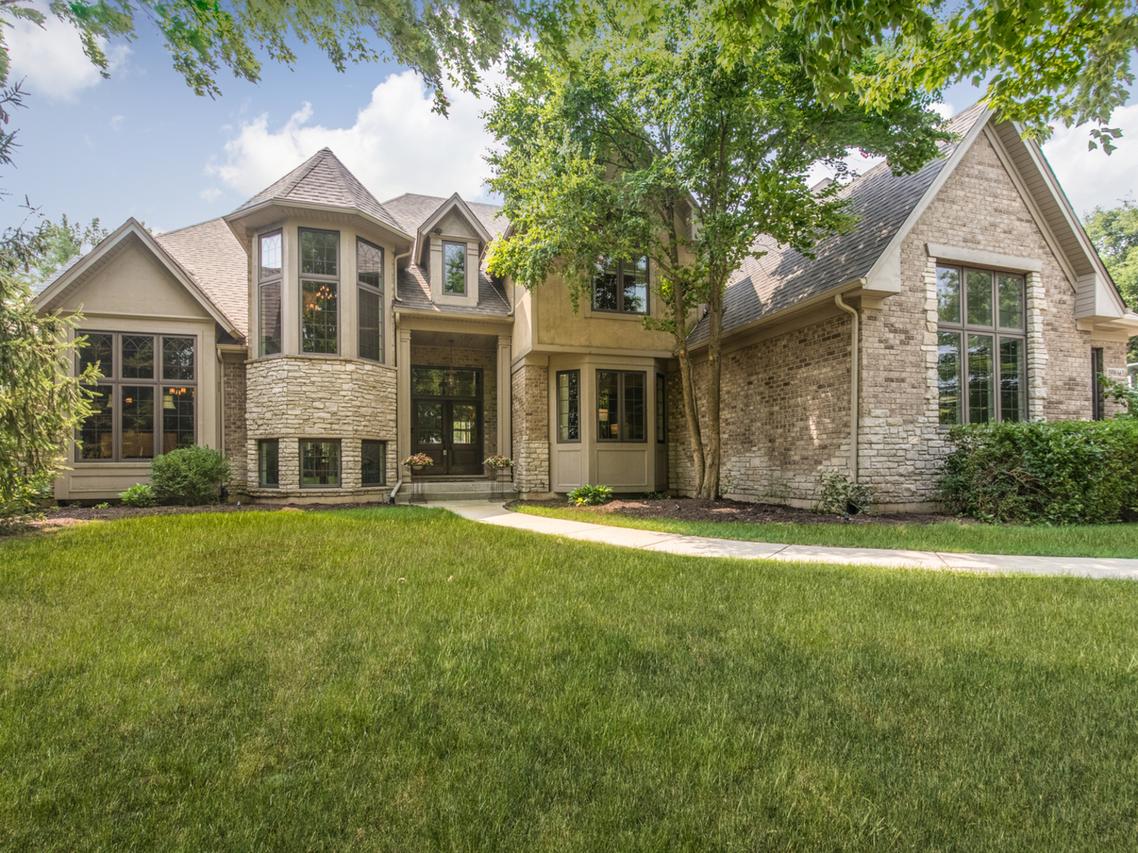 39W663 Henry David Thoreau Pl., St. Charles, IL 60175