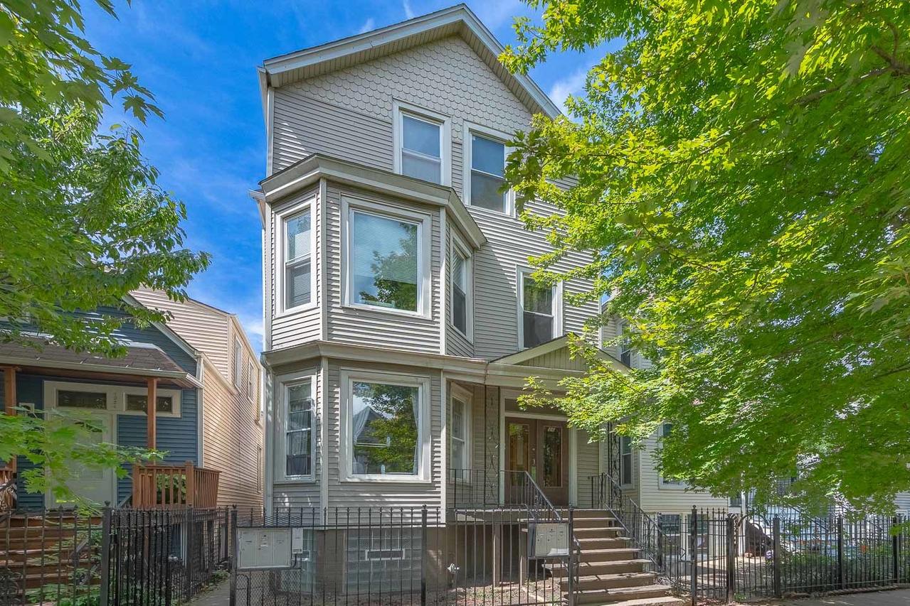 1926 N Sawyer Ave., Chicago, IL 60647