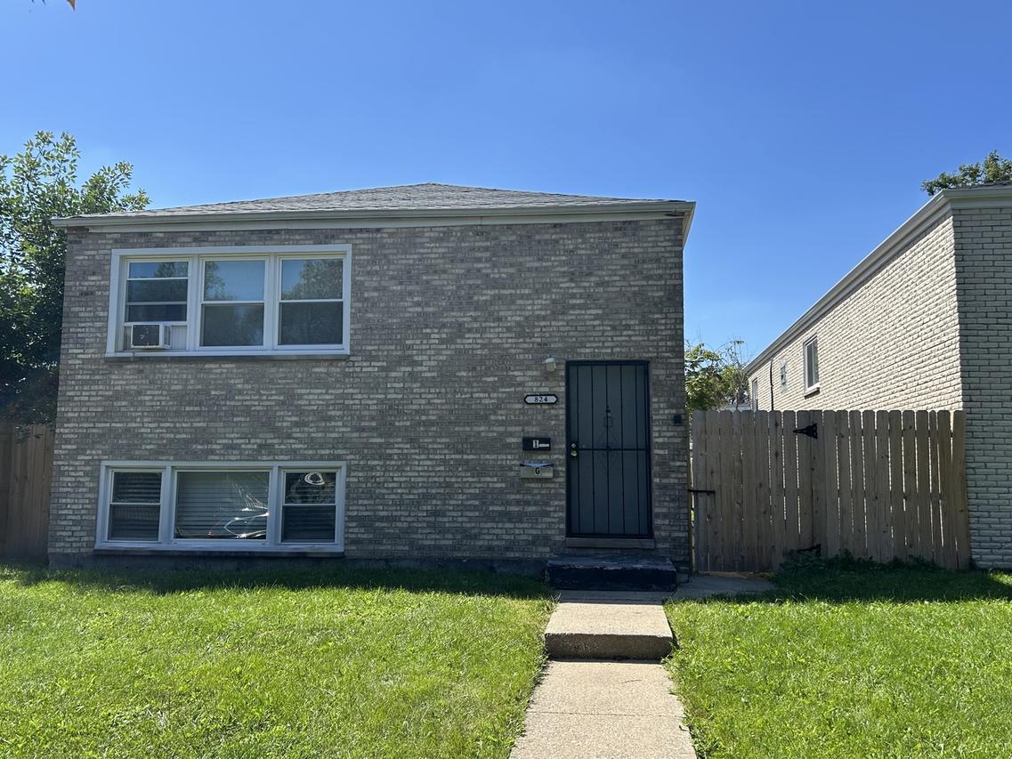 824 S 13th Ave., Maywood, IL 60153